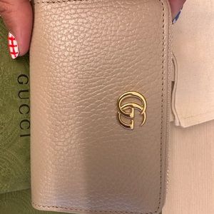Authentic Gucci GG Marmont Zip Around Wallet